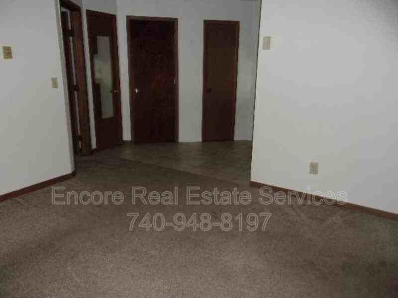 549 New Haven Ct - Photo 5 of 8