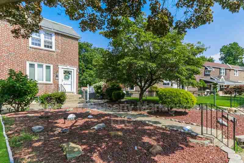 241 Westpark Ln - Photo 2 of 15