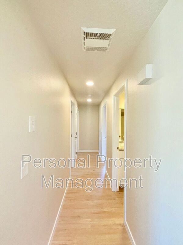 7621 Ne 158th Ave - Photo 6 of 17