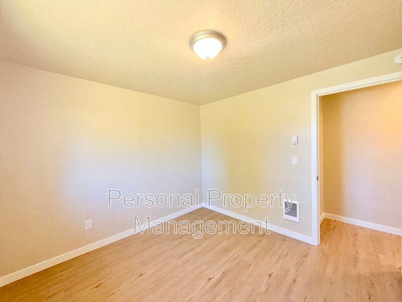7621 Ne 158th Ave - Photo 7 of 17
