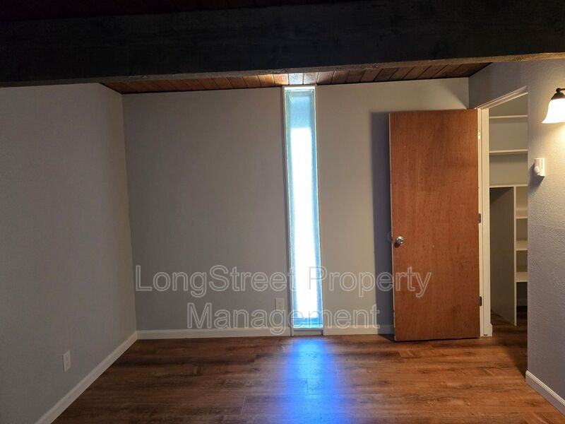 829 Nw 26th St - Photo 2 of 19