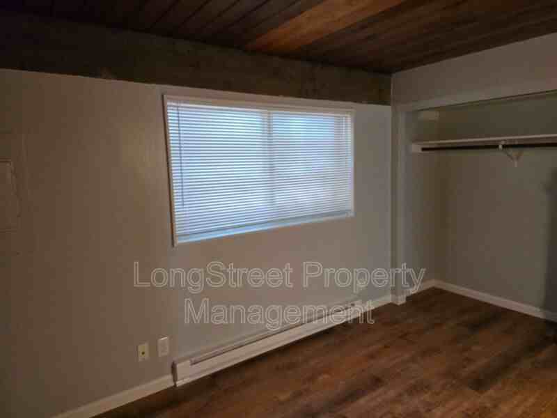 829 Nw 26th St - Photo 3 of 19