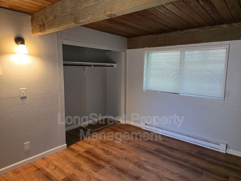 829 Nw 26th St - Photo 5 of 19