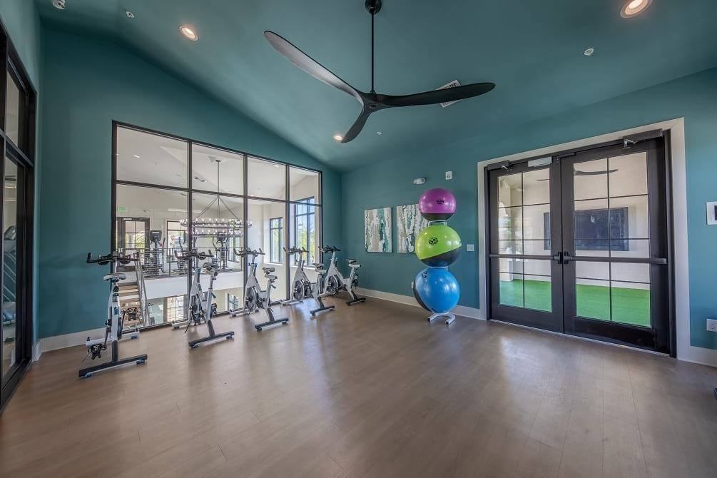 5566 Baywater Dr - Photo 6 of 13