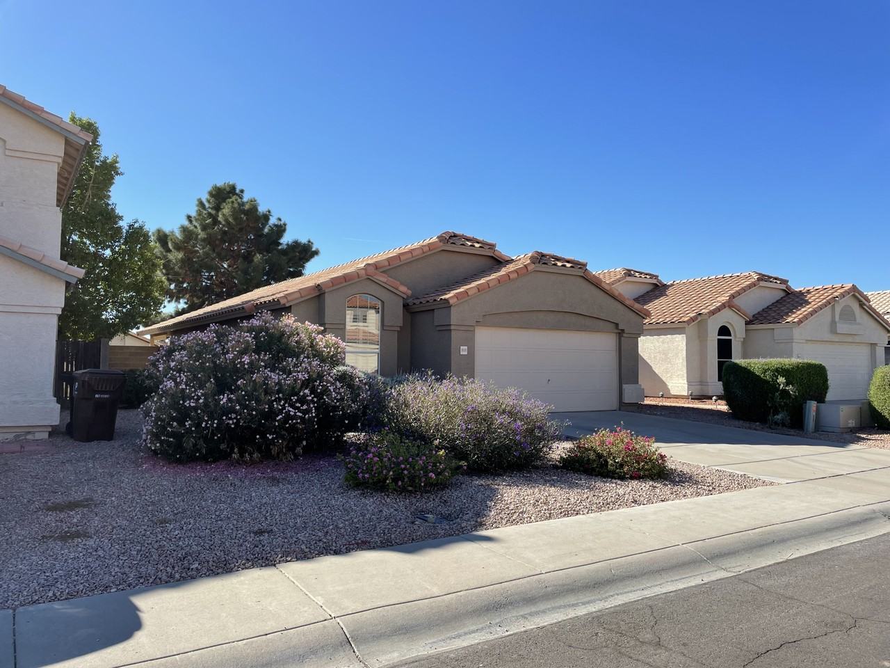 8949 W Kathleen Rd - Photo 3 of 29