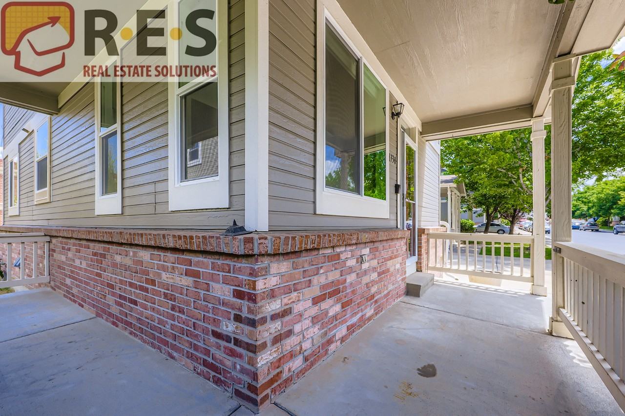 1730 Lake Shore Pl - Photo 5 of 26