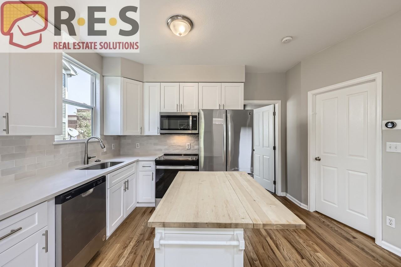 1730 Lake Shore Pl - Photo 6 of 26