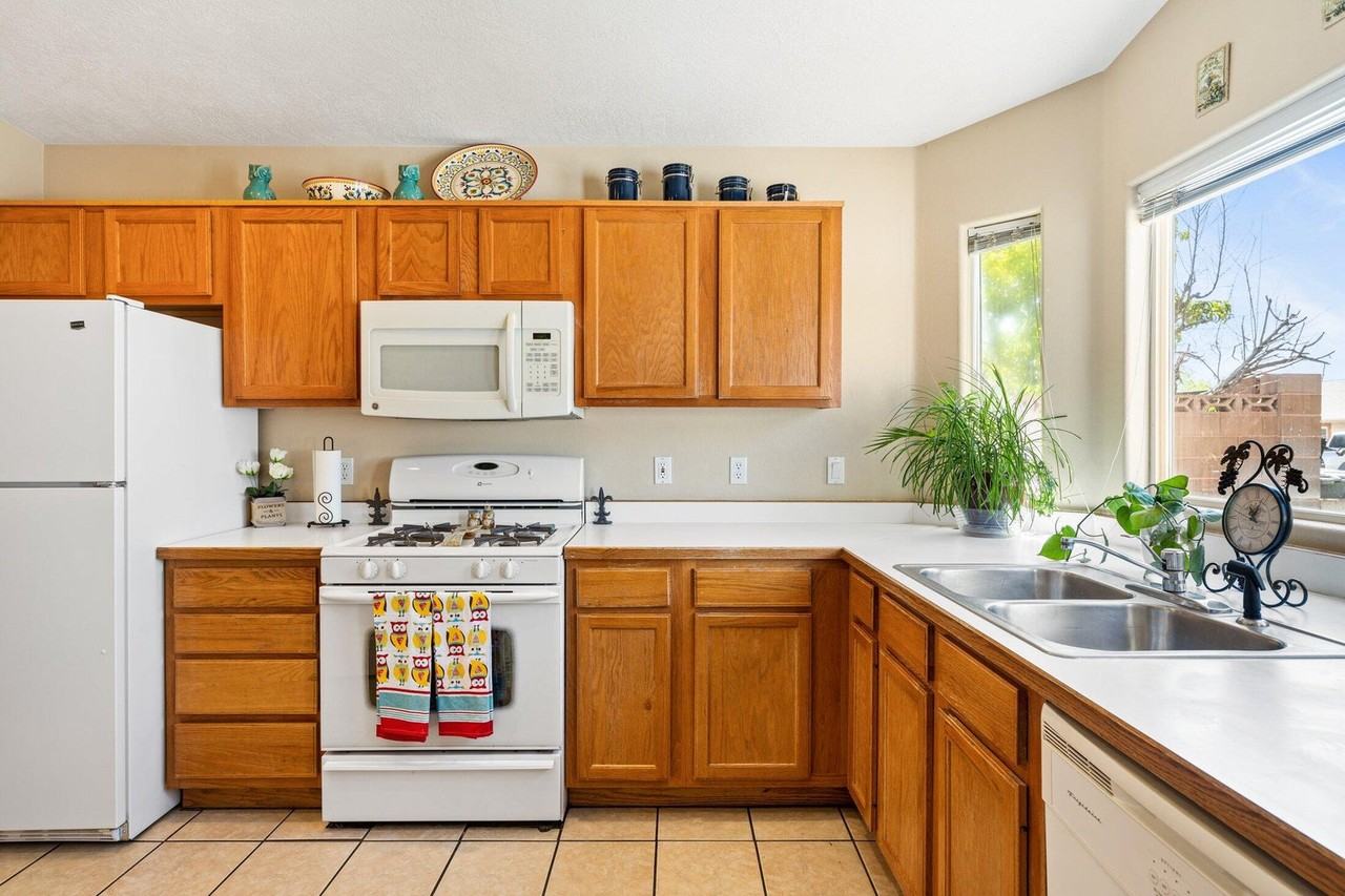 51 Es - Photo 3 of 7