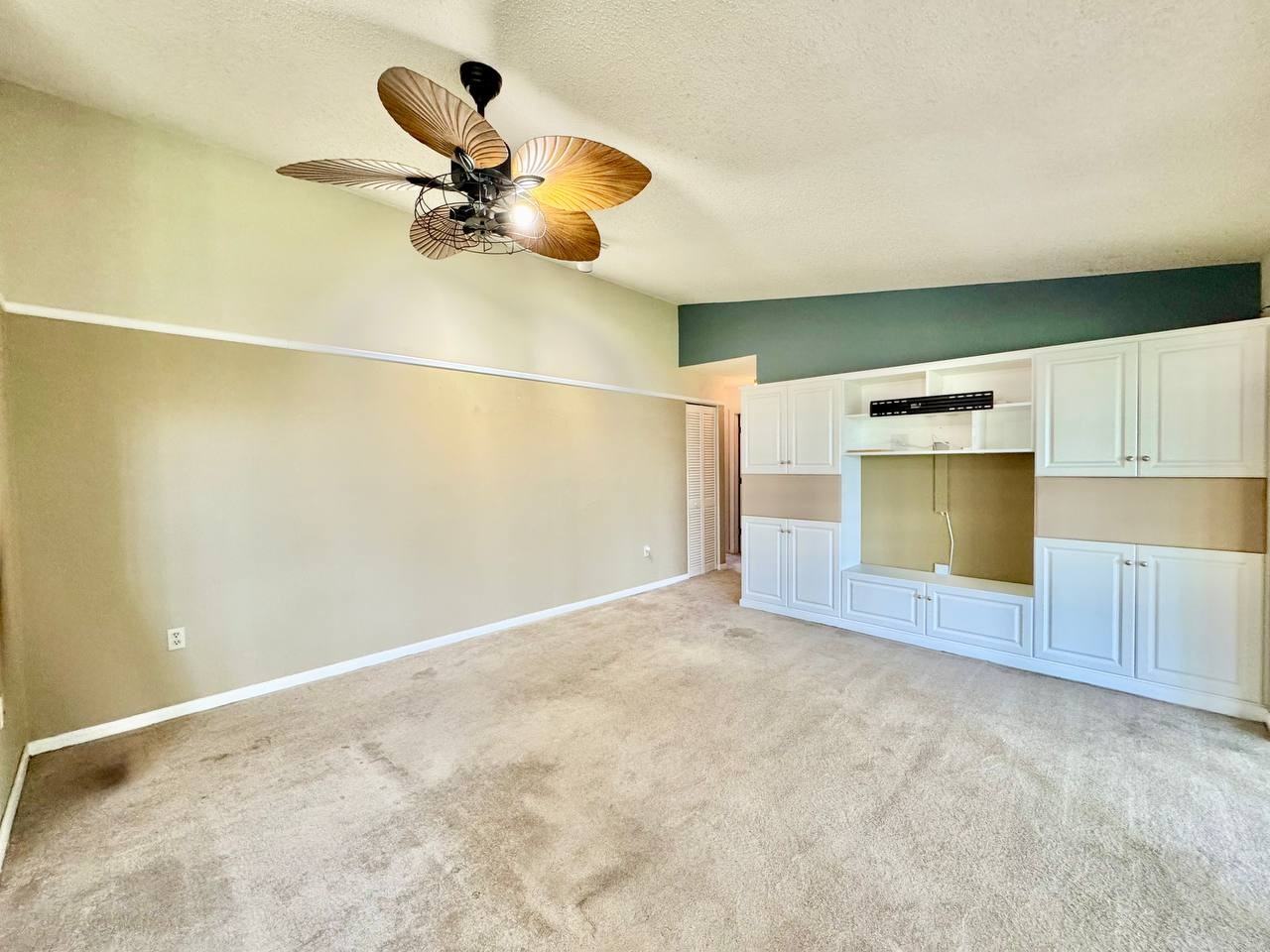 3195 Chamblee Ln - Photo 6 of 38