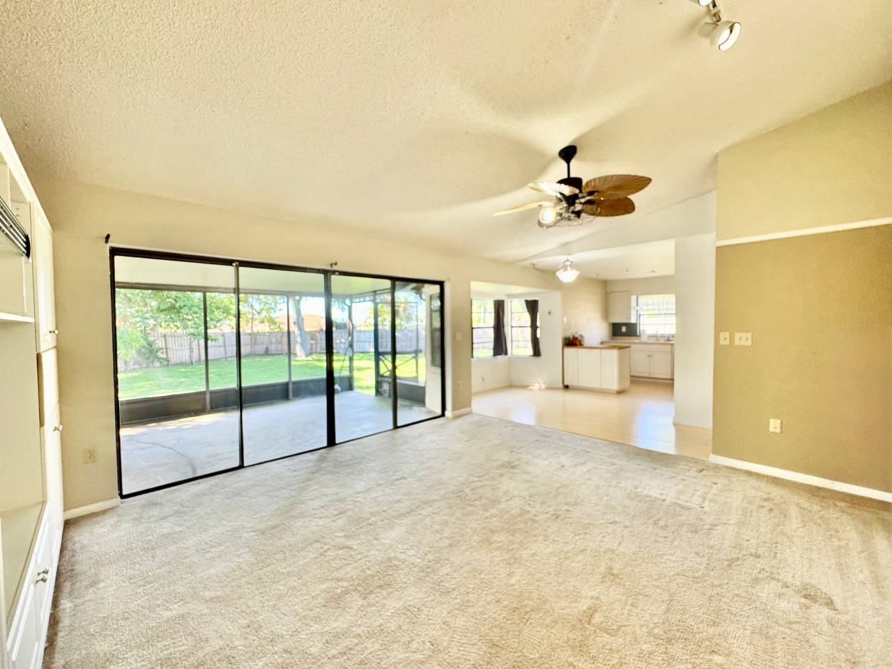 3195 Chamblee Ln - Photo 7 of 38