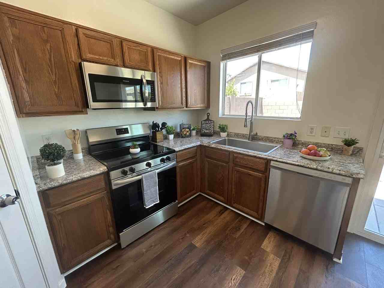 7210 South 41st Drive - Photo 6 of 18