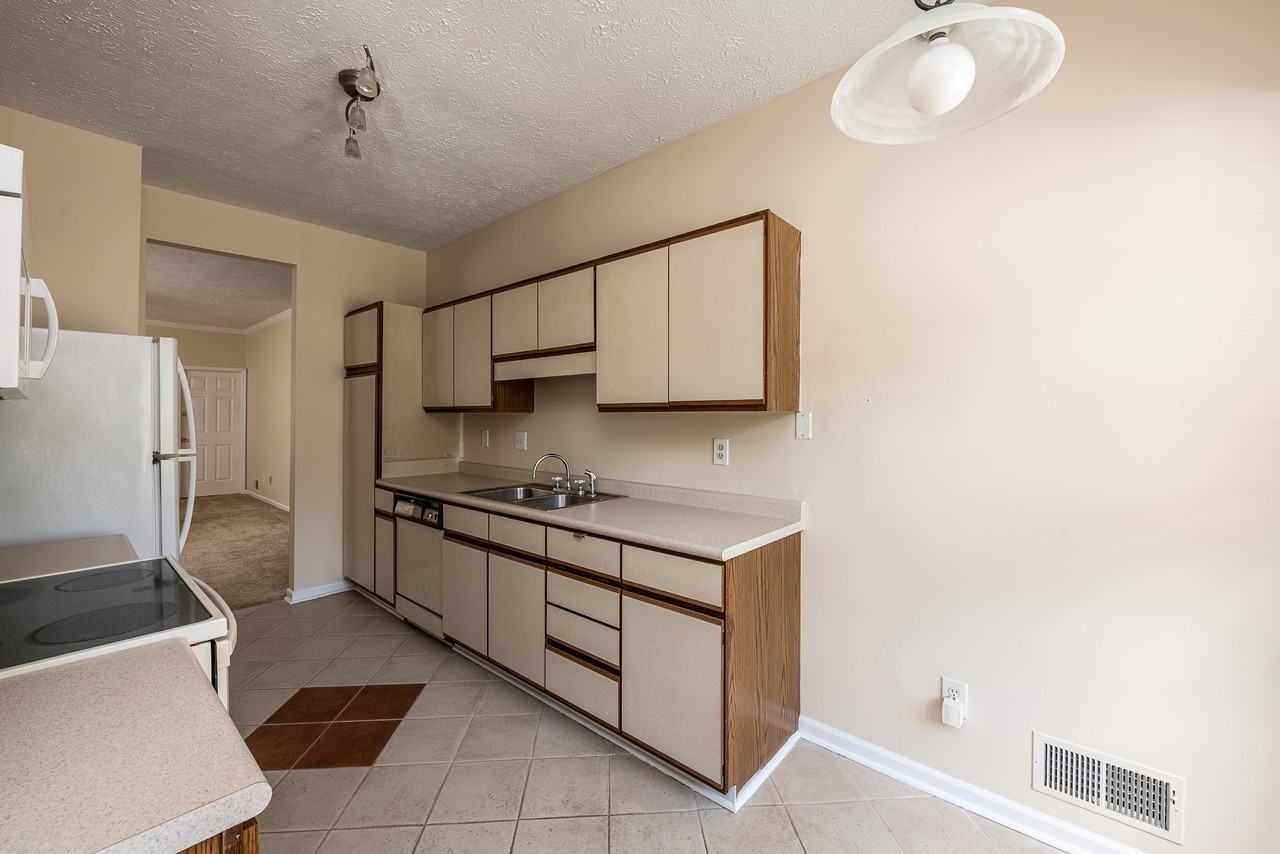 4028 Elm St - Photo 2 of 16