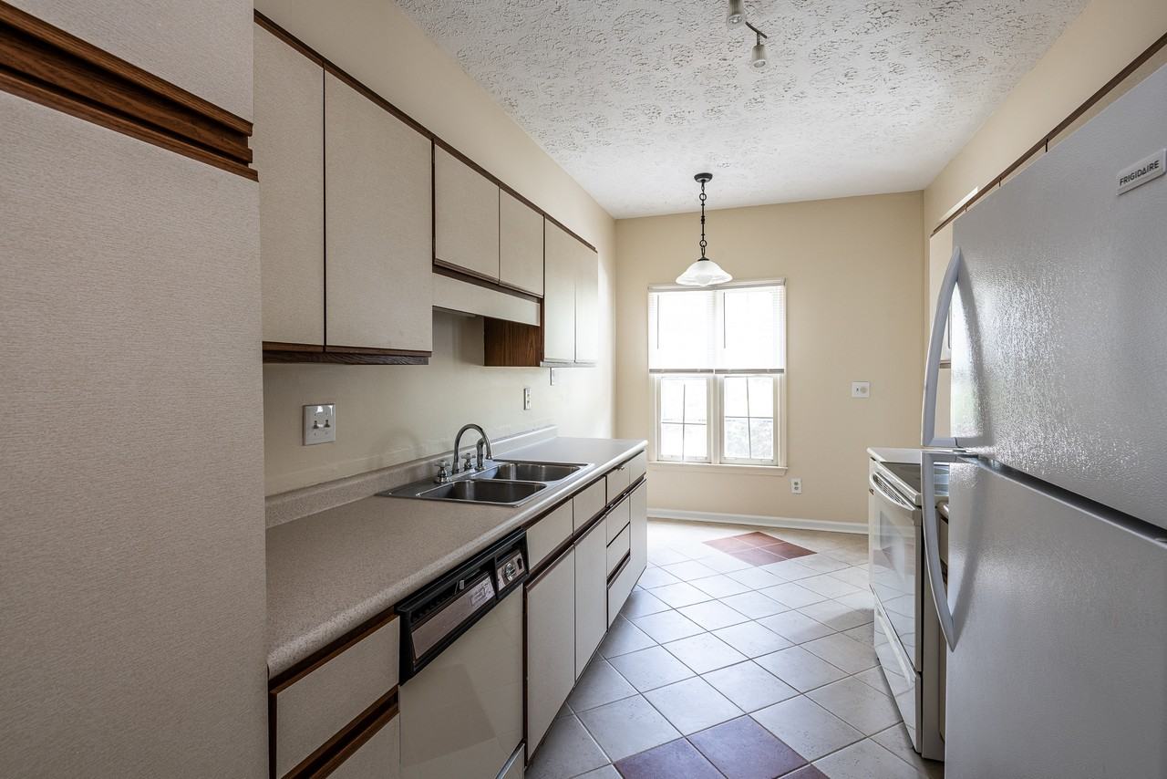 4028 Elm St - Photo 3 of 16