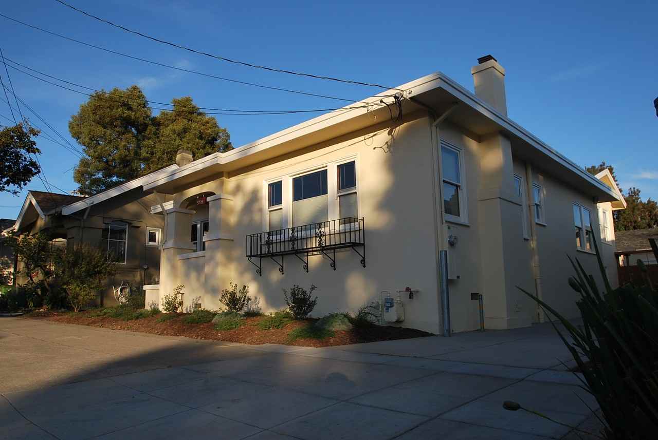 5708 Broadway - Photo 2 of 20