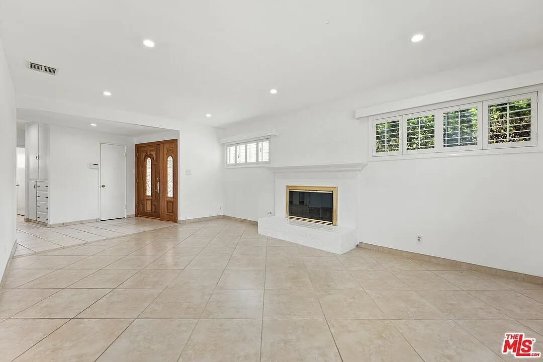 7377 W 88th St #NA - Photo 4 of 13