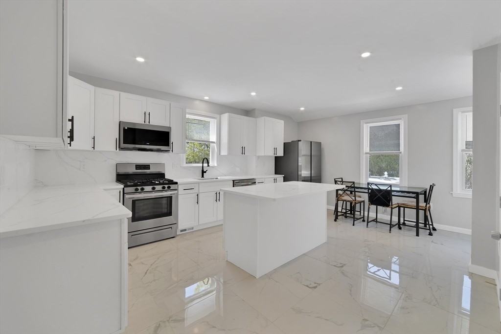 61 Albertina St #63 - Photo 3 of 23