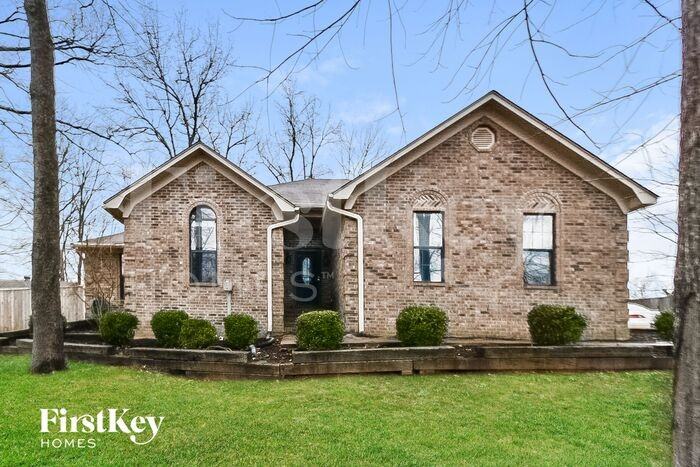 275 Kings Dr - Photo 2 of 15