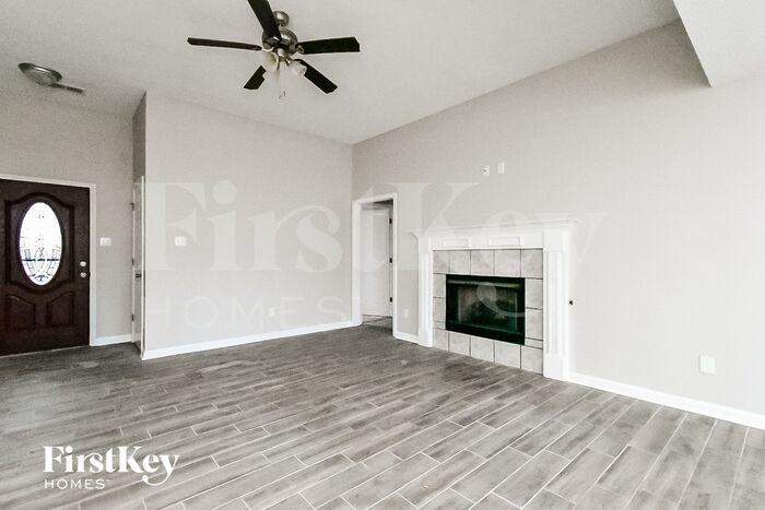 275 Kings Dr - Photo 3 of 15