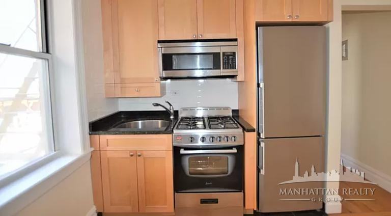 W 13th St #6 - Photo 3 of 6