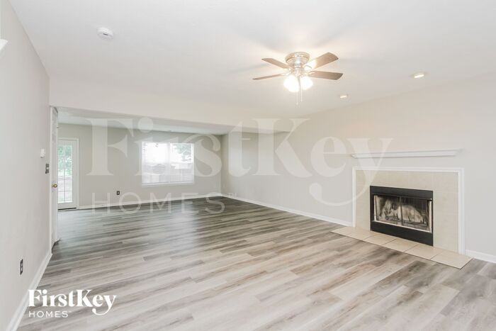 728 Woodway Ln - Photo 3 of 18