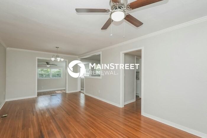 823 Demington St - Photo 2 of 16