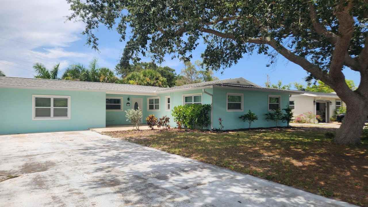 179 Clairbourne Ave - Photo 2 of 20