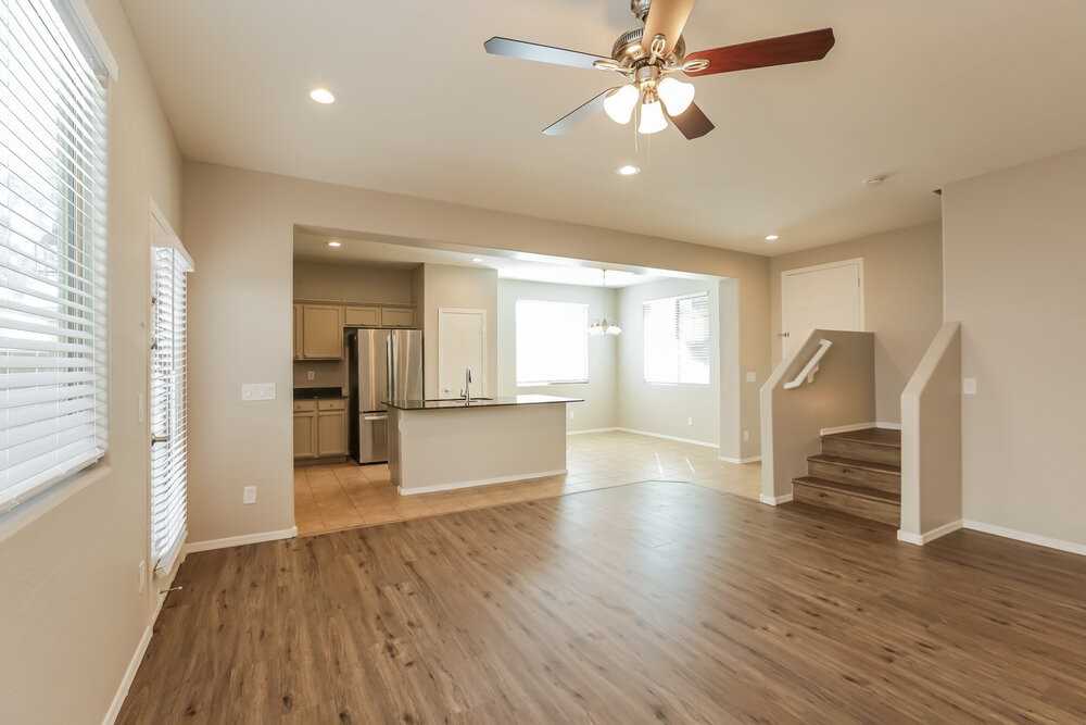7338 W Cambridge Ave - Photo 6 of 17