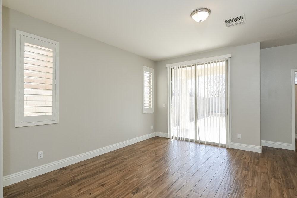 4237 E Santa Fe Ln - Photo 4 of 17