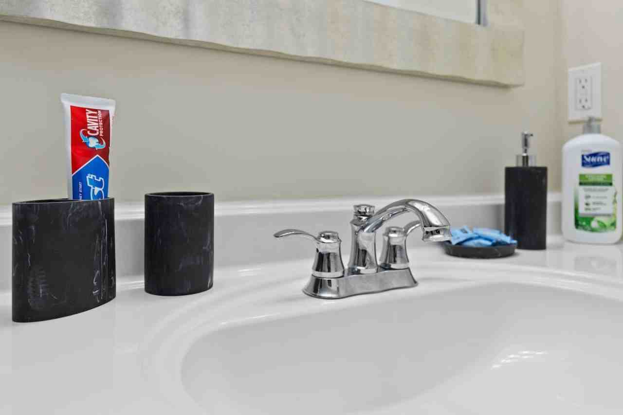 702 E Ferry St #1228684P - Photo 6 of 30