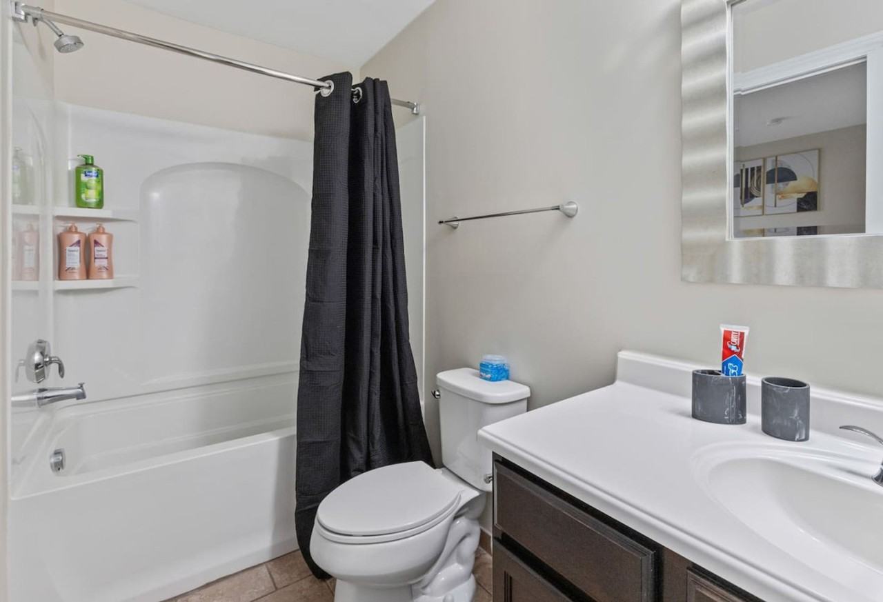 702 E Ferry St #1228684P - Photo 7 of 30