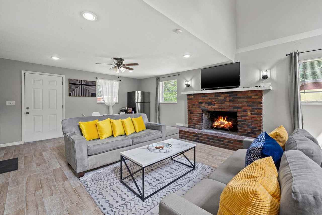 4314 E Henry Ave #1244363P - Photo 2 of 11