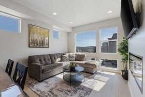 featured image of Silver Creek Dr