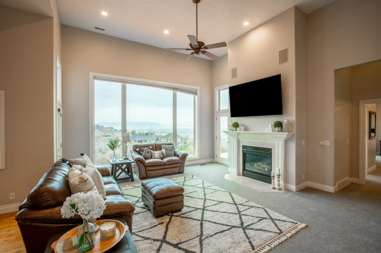 678 Scenic Hills Dr #1249915P - Photo 5 of 39