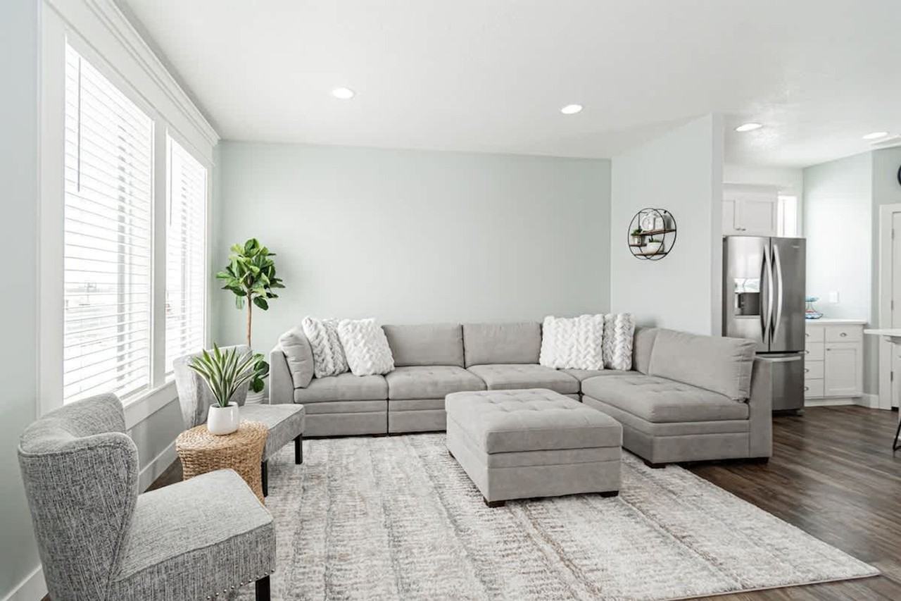 1654 Angela St #1250645P - Photo 2 of 50