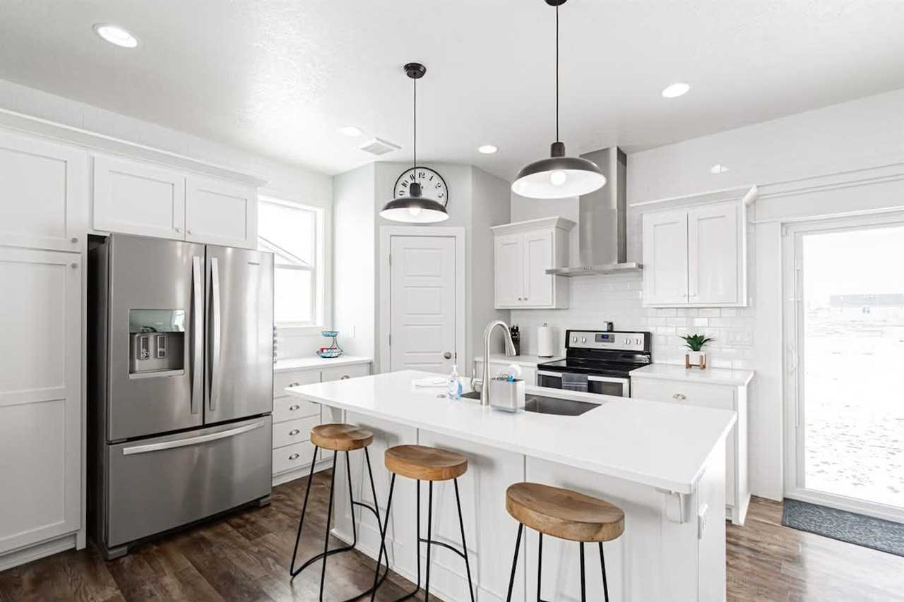 1654 Angela St #1250645P - Photo 6 of 50