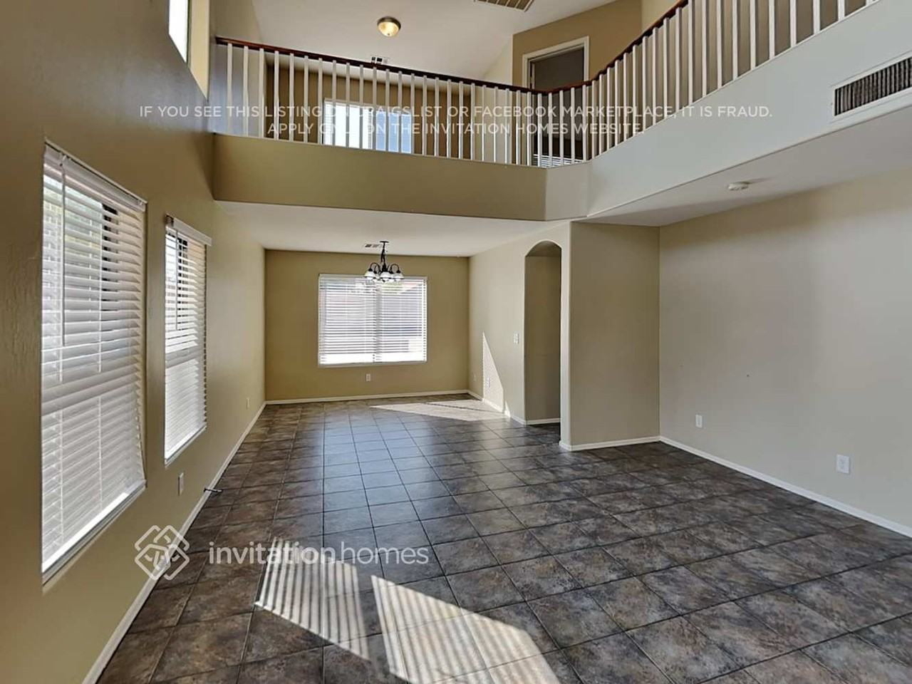 11401 W Windsor Ave - Photo 5 of 22