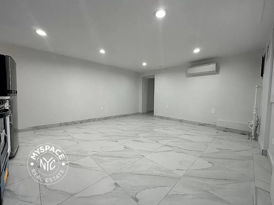 42 Southgate Ct #3 - Photo 5 of 6