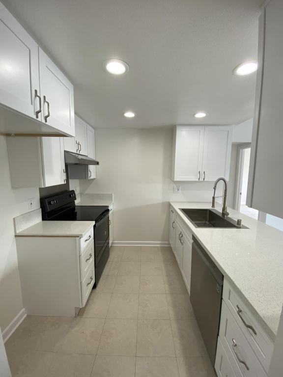 130 N Richmont Dr - Photo 2 of 6