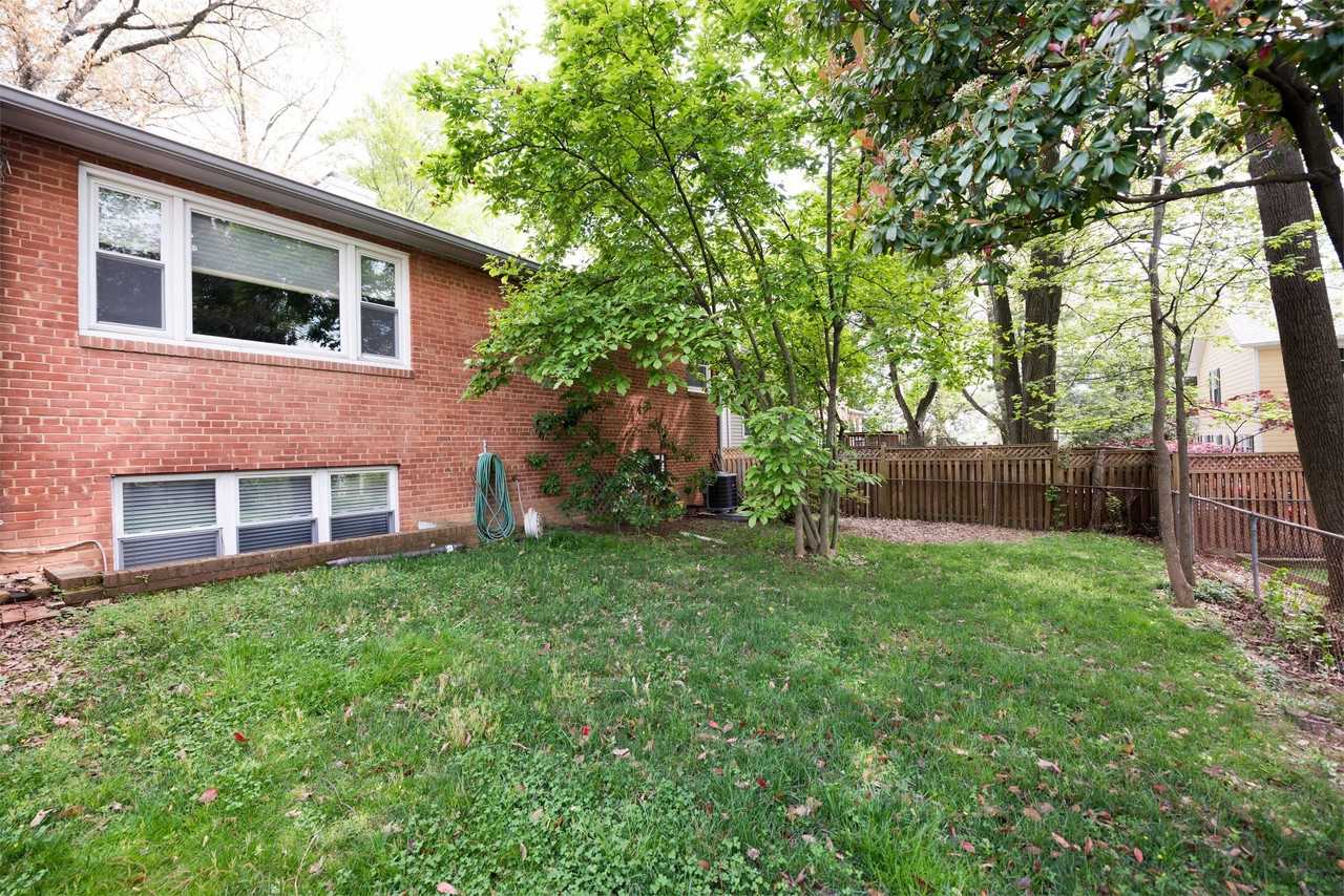 6789 Little Falls Rd - Photo 4 of 44