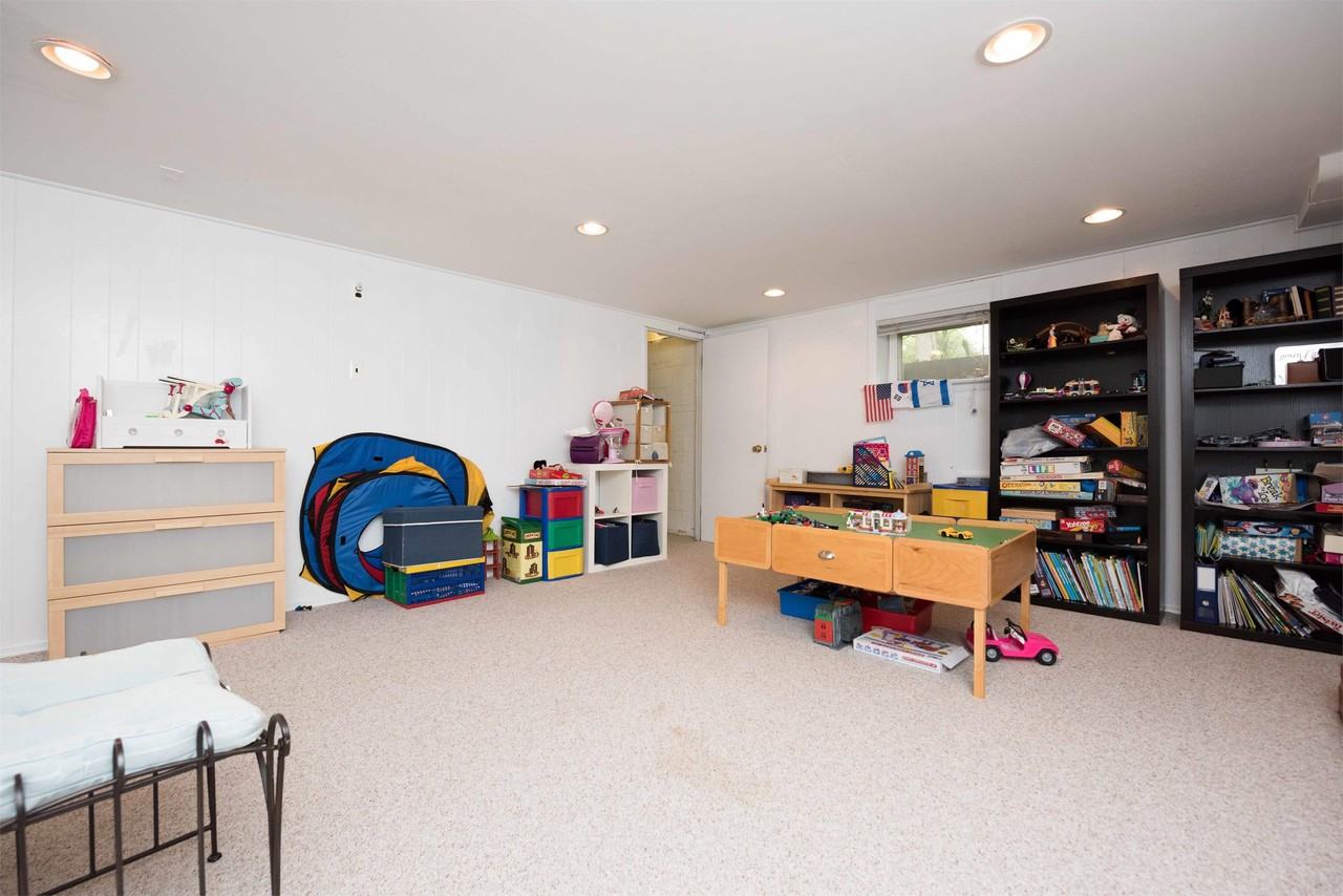 6789 Little Falls Rd - Photo 7 of 44