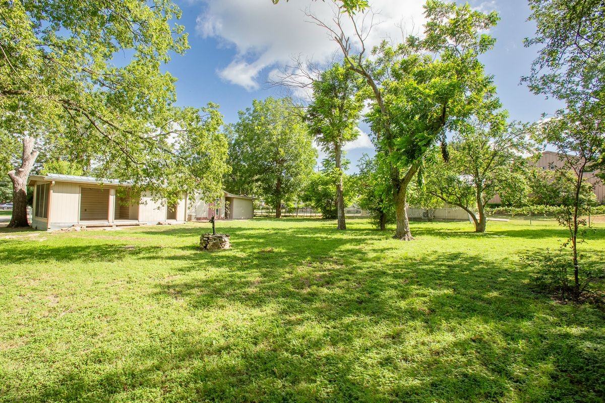 414 Mill St - Photo 2 of 17