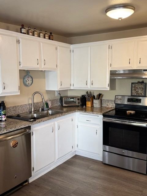 18611 Collins St #E11 - Photo 3 of 22