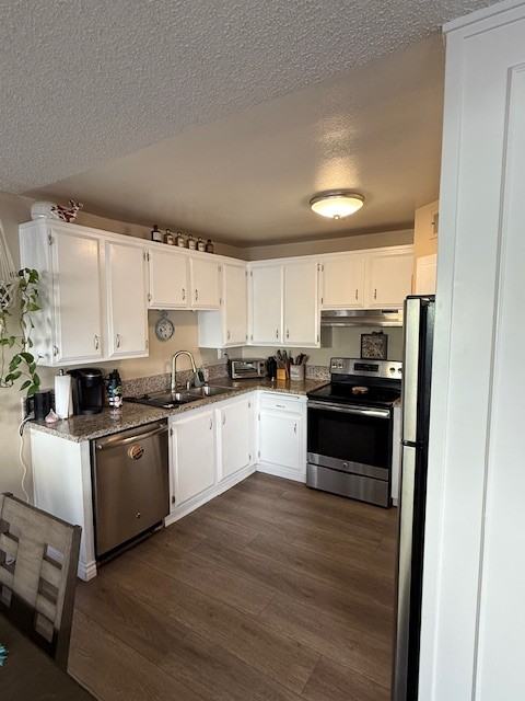 18611 Collins St #E11 - Photo 5 of 22