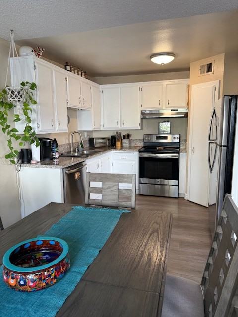 18611 Collins St #E11 - Photo 6 of 22