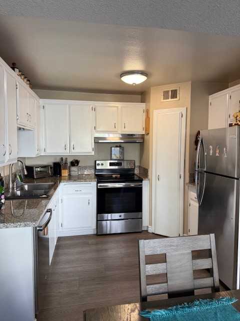 18611 Collins St #E11 - Photo 7 of 22