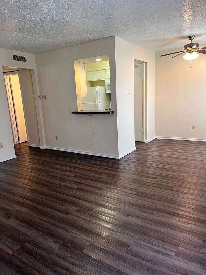 Kings Square - Photo 3 of 32