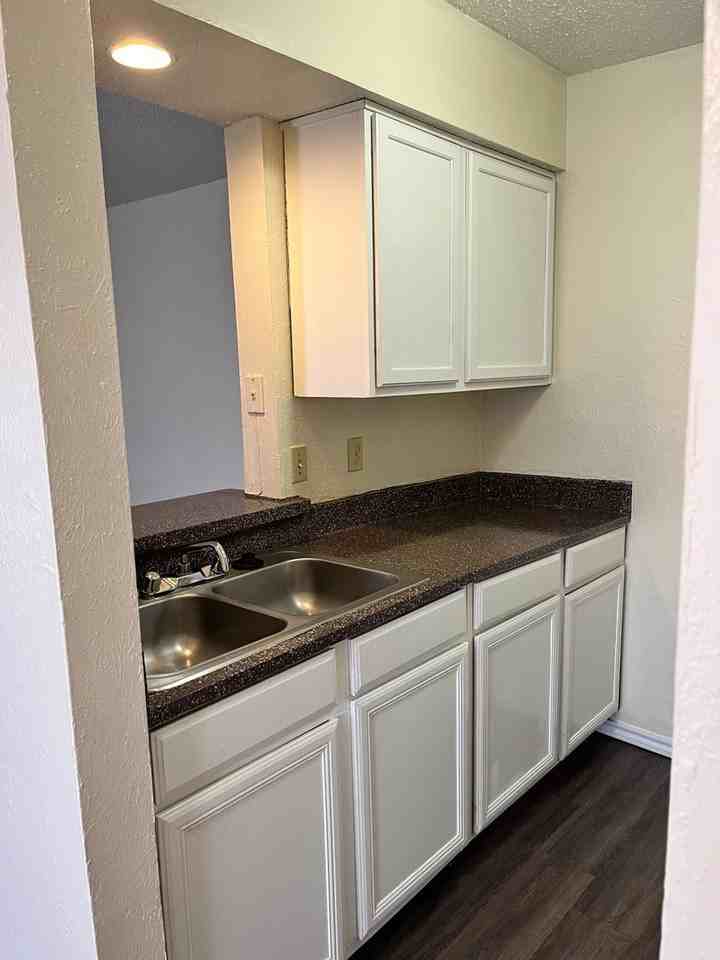 Kings Square - Photo 4 of 32