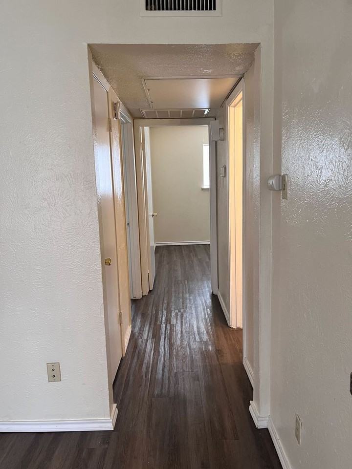 Kings Square - Photo 2 of 32