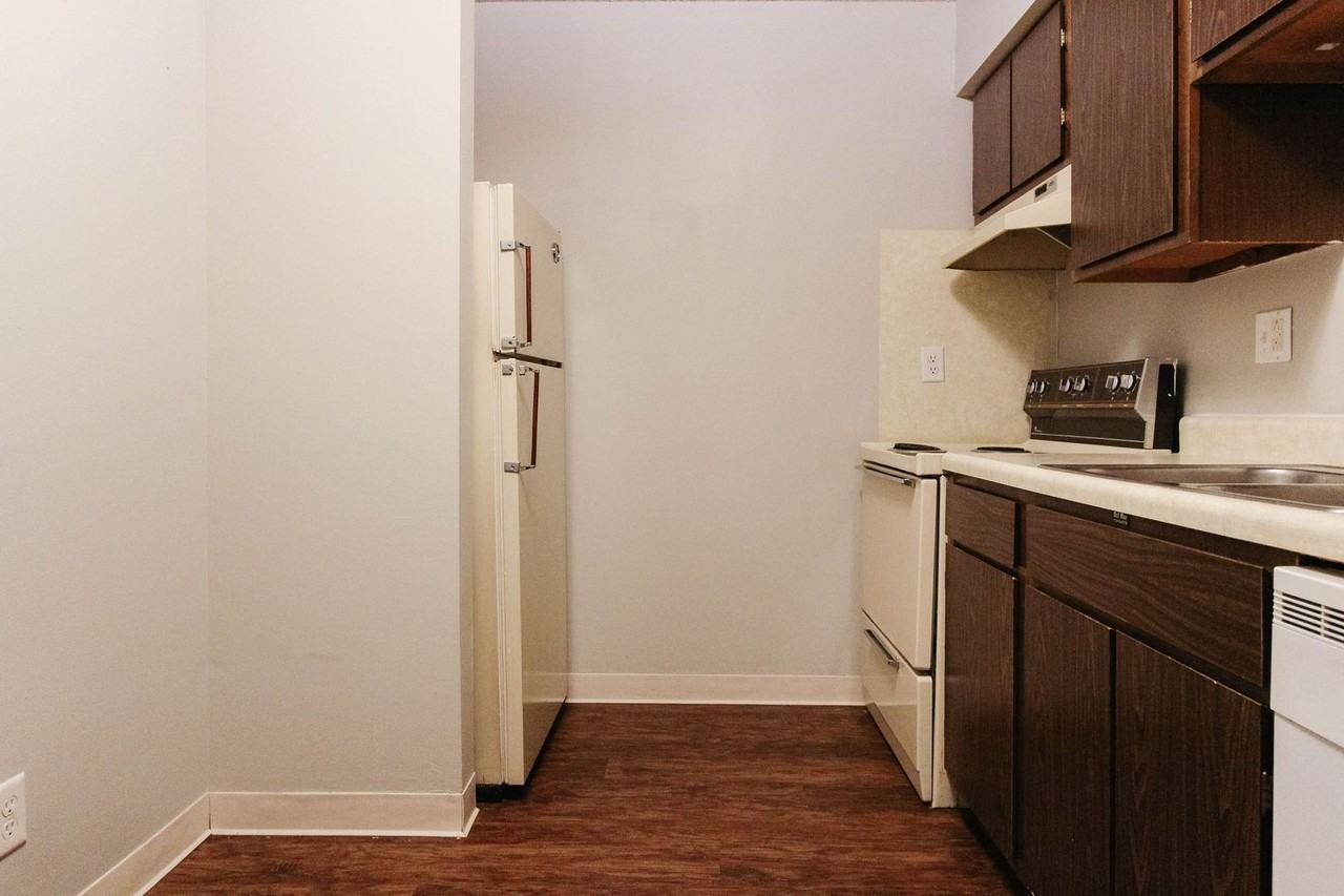 1408 W White River Blvd #3 - Photo 7 of 8