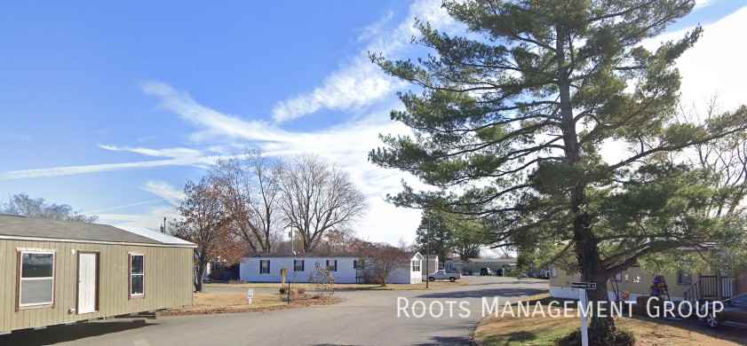 231 Riviera Courts Dr #231 - Photo 2 of 3